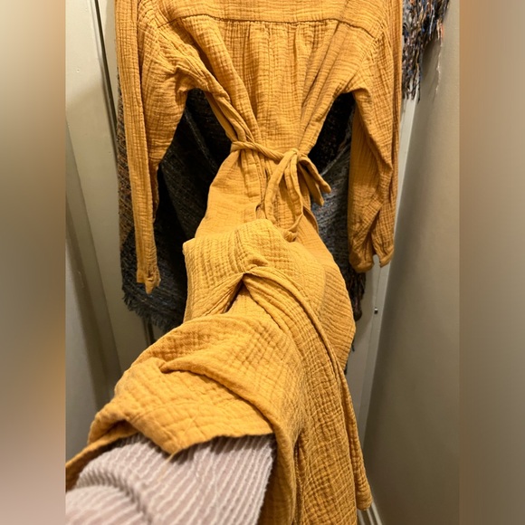 TARGET Universal Thread Bell-Sleeve Midi Peasant Dress - Yellow - Picture 3 of 6